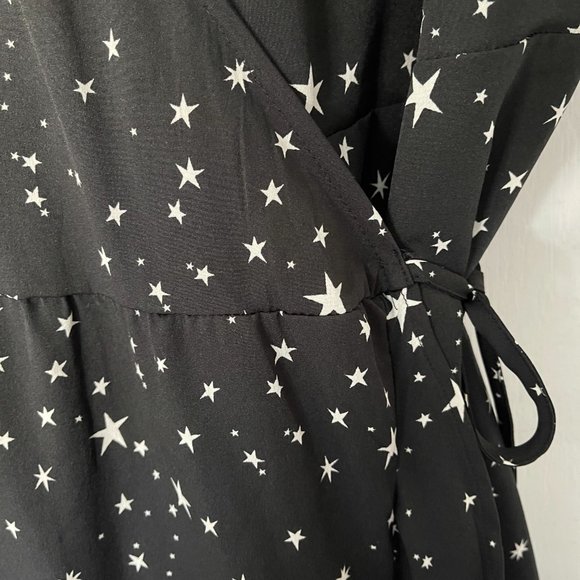 Wrap midi dress with star print - Picture 3 of 3